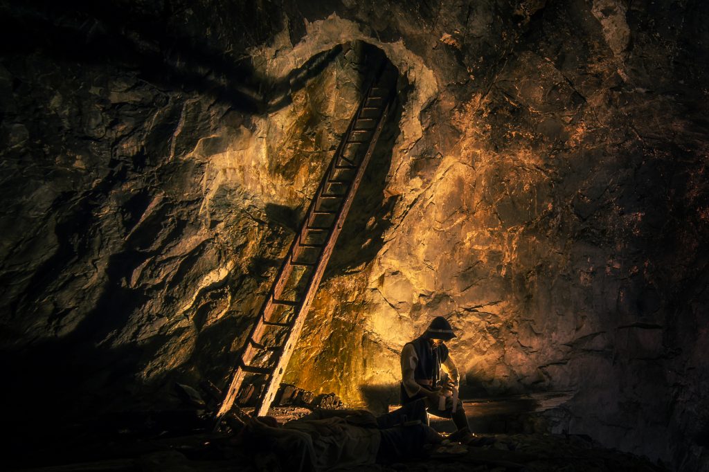 02a Stege och arbetare • Ladder and worker - Photo Lars Olsson