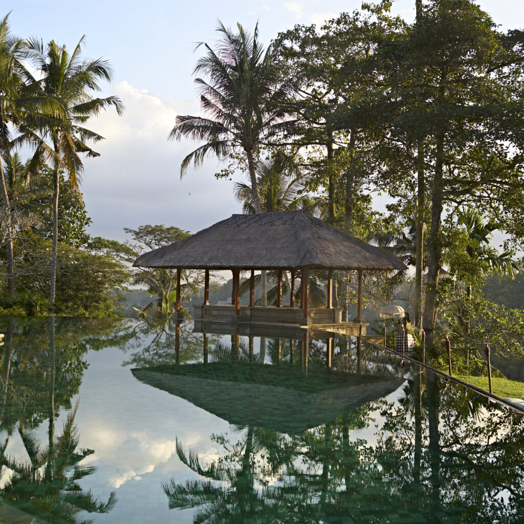 Amandari Resort: Ein friedliches Refugium in Ubud, Bali 🌴 3 Amandari Resort Swimming Pool