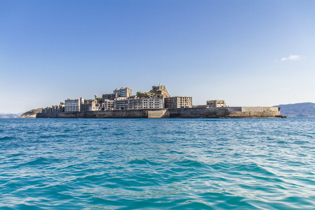 Geisterstädte und verlassene Orte: 10 unheimliche Reisen 5 Geisterstadt Asien Hashima Island, Japan