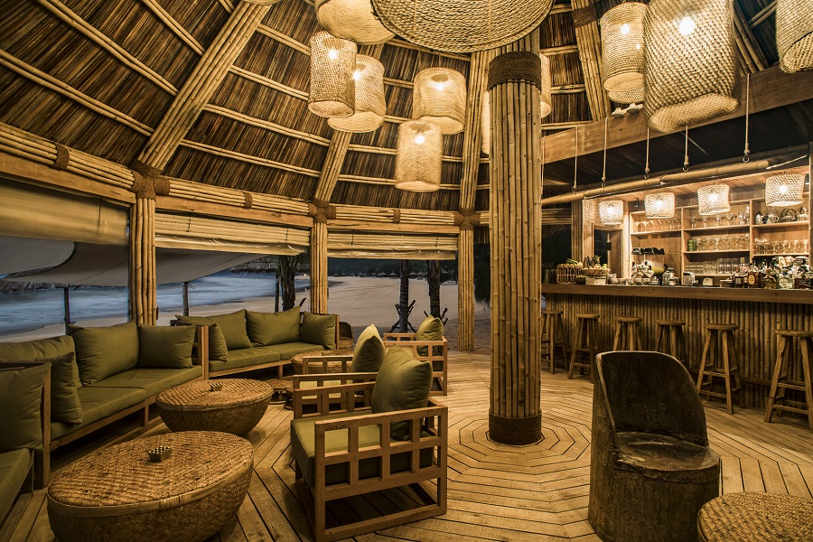 Luxushotel Vietnam: Zannier Hotels Bai San Ho in Phu Yen 🌴 3 Luxushotel Vietnam -Zannier Bãi San Hô - Làng Chài Bar 1 - © Frederik Wissink for Zannier Hotels